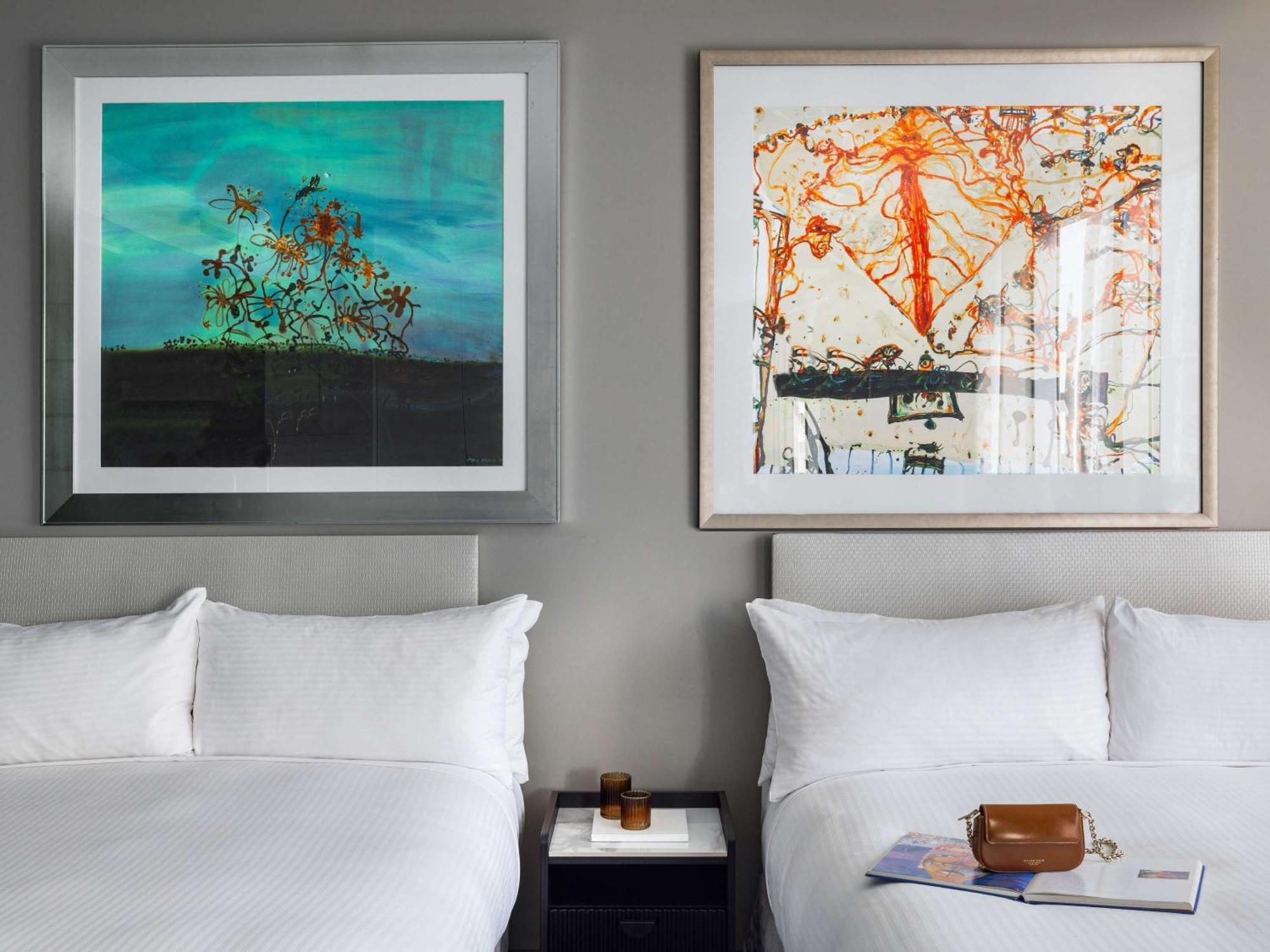 The Olsen Melbourne Art Series Luaran gambar Artwork by Mark Rothko in a guest room at the Four Seasons Hotel, Washington, D.C.