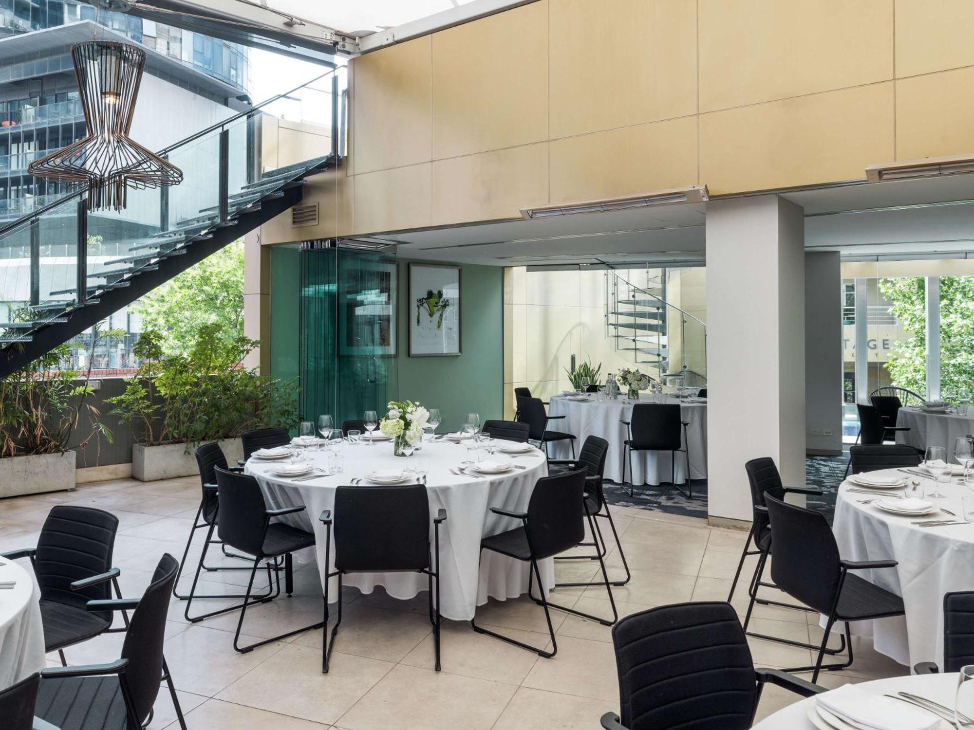 The Olsen Melbourne Art Series Luaran gambar The interior of the restaurant