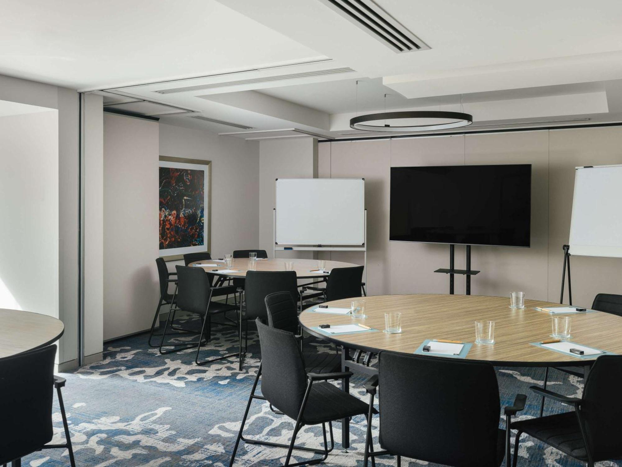 The Olsen Melbourne Art Series Luaran gambar Meeting room