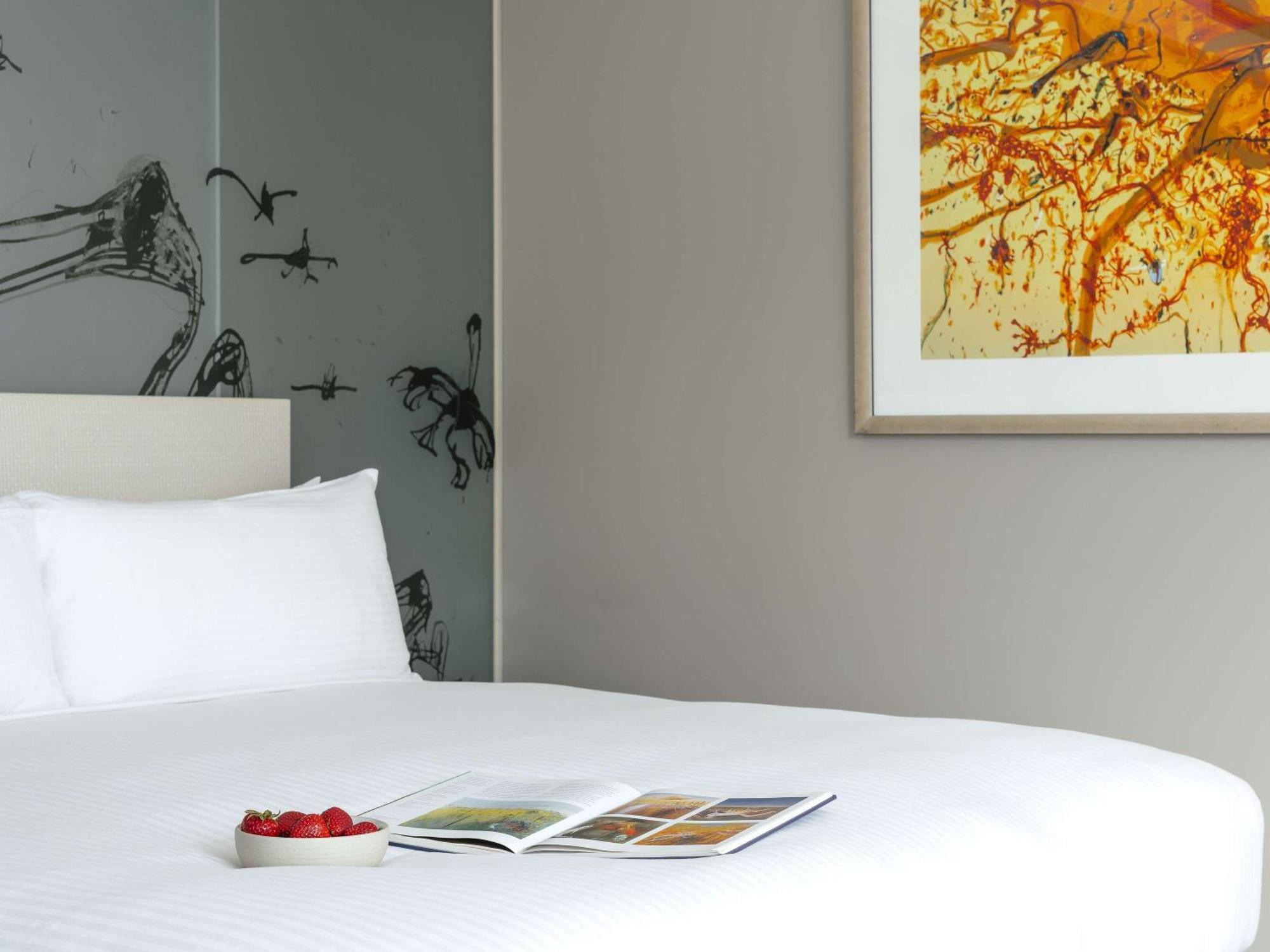 The Olsen Melbourne Art Series Luaran gambar A room at the hotel