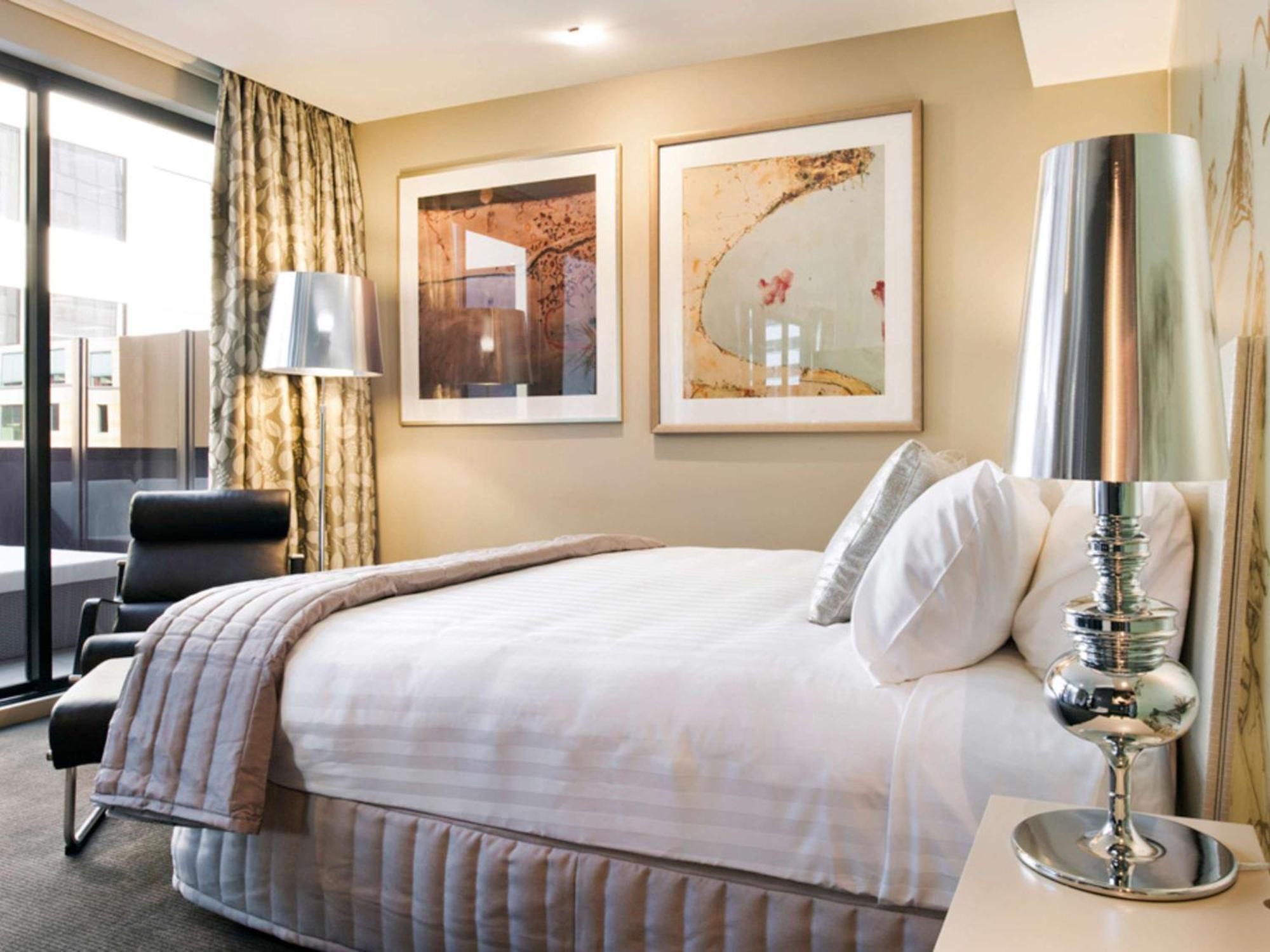 The Olsen Melbourne Art Series Luaran gambar A bedroom at the hotel