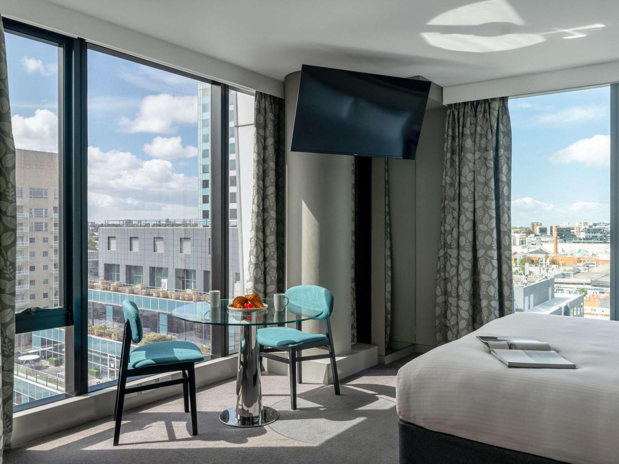 The Olsen Melbourne Art Series Luaran gambar A room at the hotel