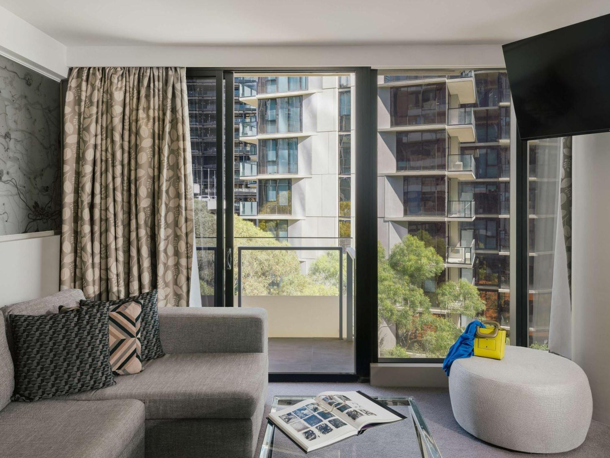 The Olsen Melbourne Art Series Luaran gambar The interior of a typical apartment