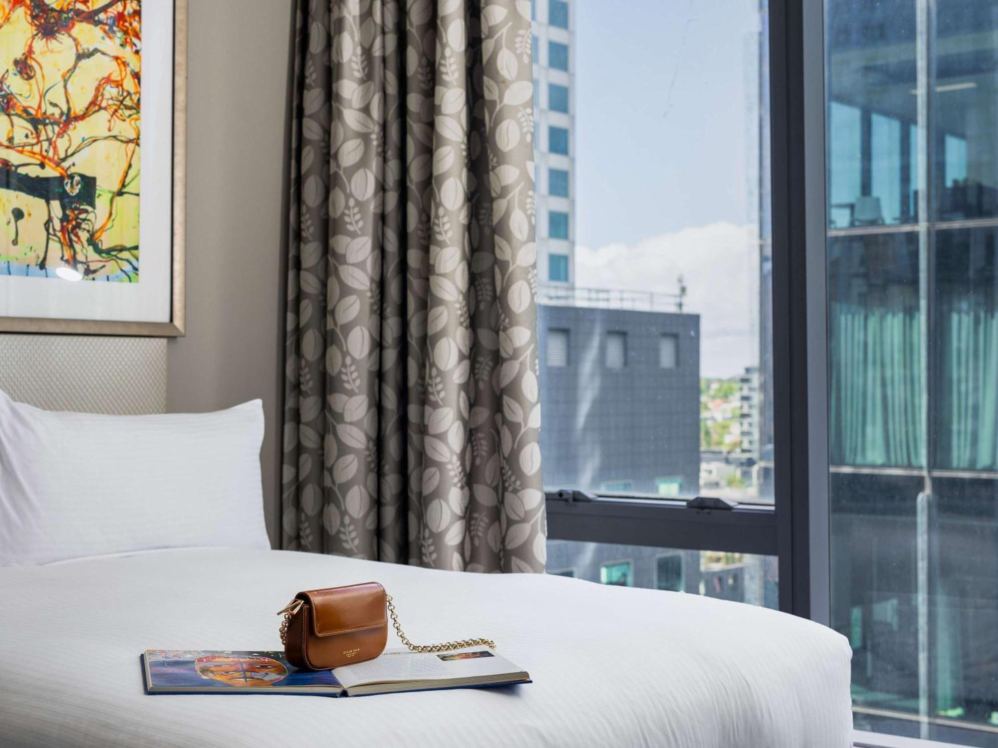 The Olsen Melbourne Art Series Luaran gambar A bedroom at the hotel